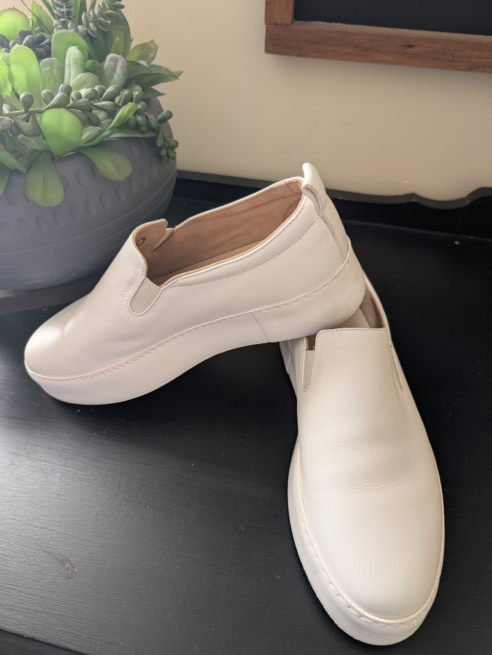 KOIO Women's Shoes, Size 6, EUC